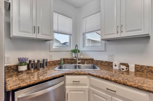 1244 106th Ave, Oakland CA  94603-3814 exterior