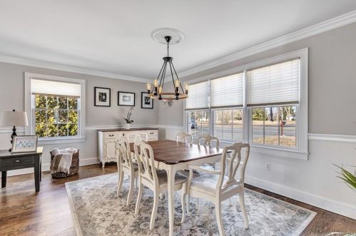 136 Vlg Rd, Huntington CT 06484-1778 exterior