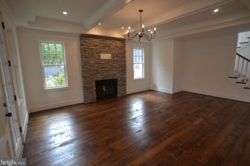 608 Jackson St, Falls Church VA  22046-2828 exterior