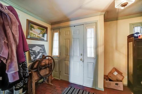 194 Center St, London OH  43140-1406 exterior