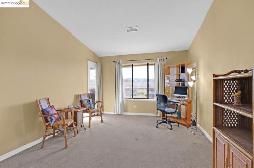 1400 Carpentier St, San Leandro CA  94577-3630 exterior