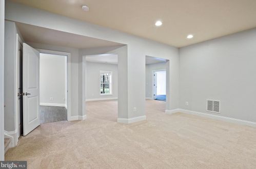 16143 Jordan Crest Ct, Haymarket VA  20169-4943 exterior