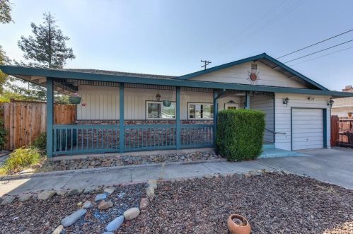5704 Layton Dr, North Highlands, CA 95660-4735