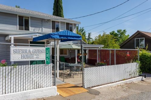 131 Glenwood Ave, Grass Valley, CA 95945-7891
