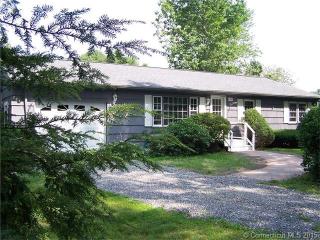 284 Quasset Rd, Woodstock, CT 06281-3312
