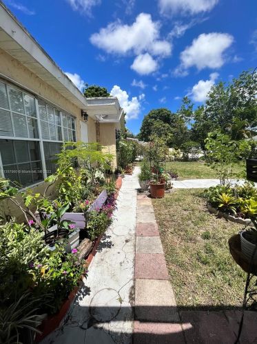 5231 Norma Elaine Rd, West Palm Beach, FL 33417-4740