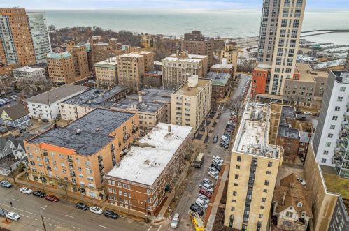1714 Kane Pl, Milwaukee WI  53202-1754 exterior