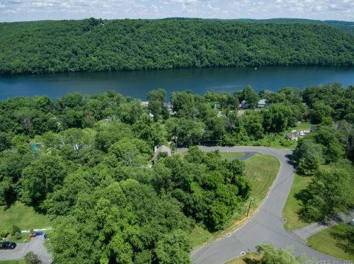 18 Hanover Ridge Rd, Brookfield Center, CT 06804-3210