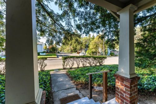 601 Jones St, Ukiah CA  95482-5313 exterior