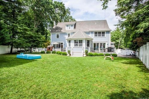 101 Montgomery Cir, New Rochelle NY  10804-4414 exterior