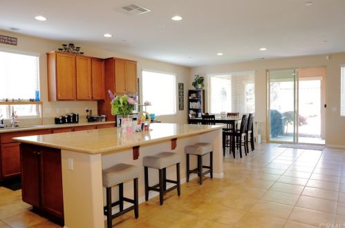 1360 Quince St, Beaumont CA  92223-8454 exterior