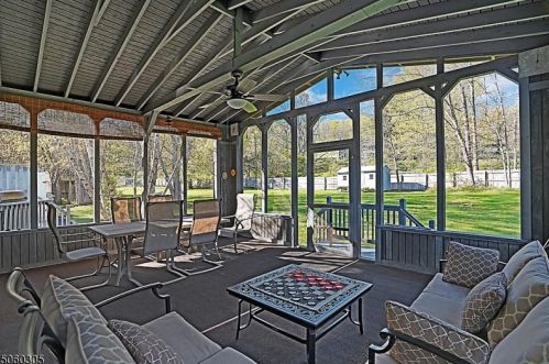 12 Dunbridge Ln, Gillette, NJ 07933-1604