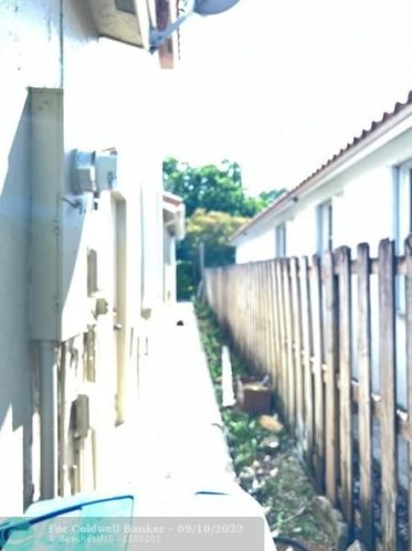 16800 36th Ct, Hollywood FL  33027-4552 exterior