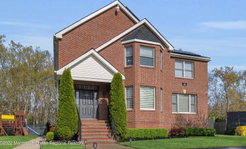 41 Blue Jay Way, Lakewood, NJ 08701-4745
