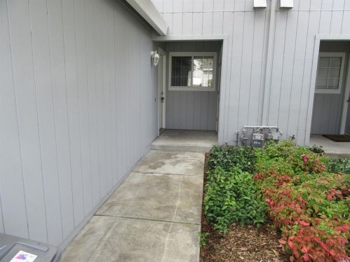 1732 Marlow Rd, Santa Rosa, CA 95401-9504