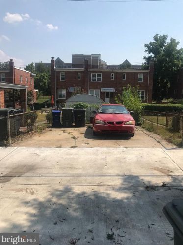 722 Buchanan St, Washington, DC 20017-2339