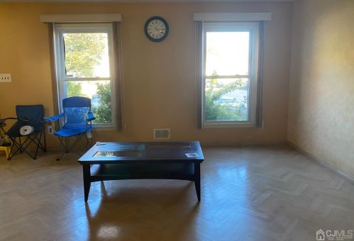 62 Buttonwood Dr, East Brunswick NJ  08816-4402 exterior