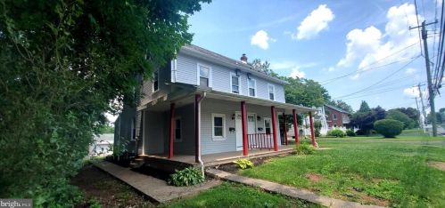 263 Maple Ave, Harleysville PA  19438-1742 exterior