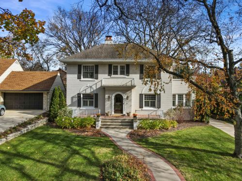 6162 Washington Cir, Milwaukee WI 53213-2472 exterior