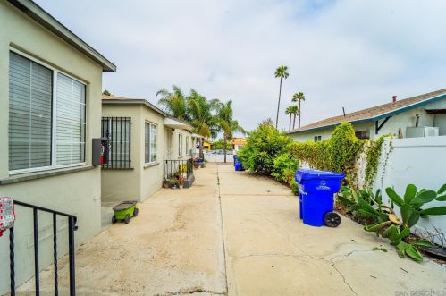 3764 Menlo Ave, San Diego CA 92105-1814 exterior