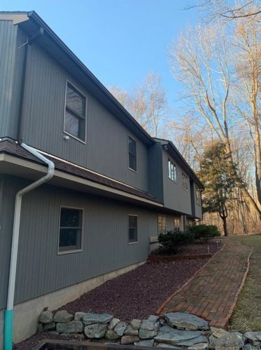 106 Tower Hill Rd, Deep River, CT 06419-1404