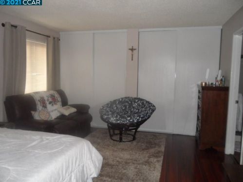 24 Virgil Ct, West Pittsburg CA  94565-1562 exterior