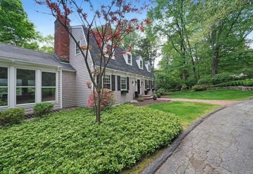 20 Ridgecrest Rd, Stamford, CT 06903-3118