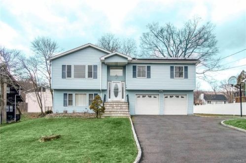 15 Terrace Ave, Hillburn, NY 10931-1080