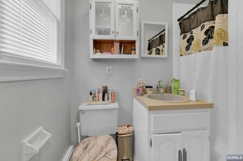 40 Carriage Ln, West Milford Lakes NJ  07480-1822 exterior