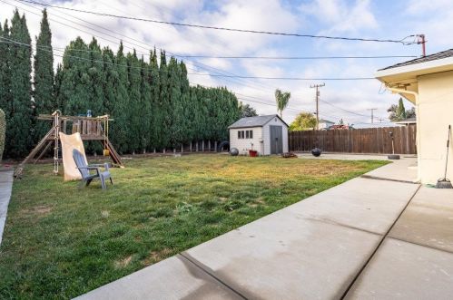 1341 Loma Vista Dr, Hollister CA  95023-6209 exterior