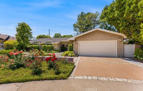 17732 Corinthian Dr, Van Nuys, CA 91316-3703
