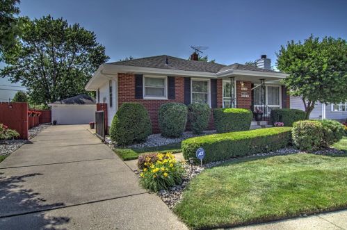 8250 Jackson Ave, Hammond, IN 46321-1633