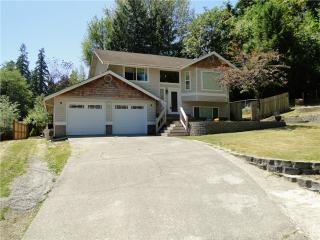 3983 Dartmouth Ct, Bremerton, WA 98311-9647