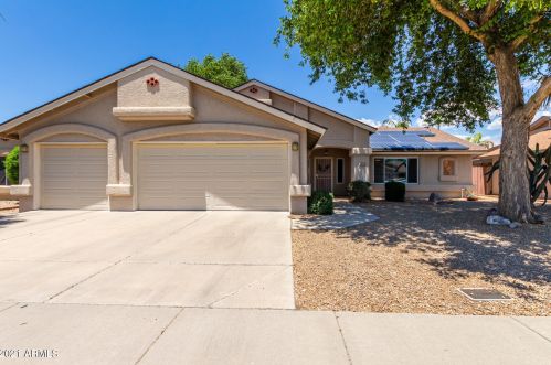 4350 Soft Wind Dr, Glendale, AZ 85310-3905