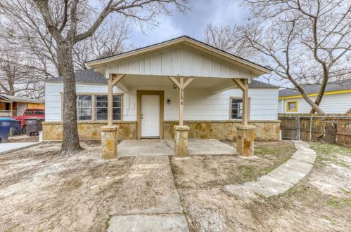 3308 Crump St, Fort Worth, TX 76106-6045