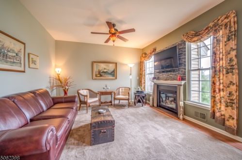 40 Brock Ln, Hackettstown NJ  07840-5677 exterior