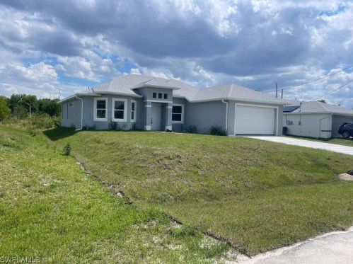 3005 25th St, Lehigh Acres, FL 33971-7525