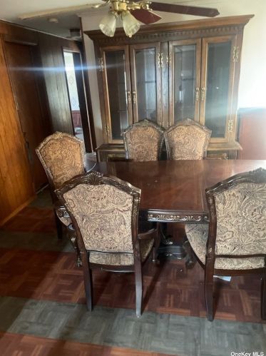 19 Mount Ave, Wheatley Heights NY  11798-4413 exterior