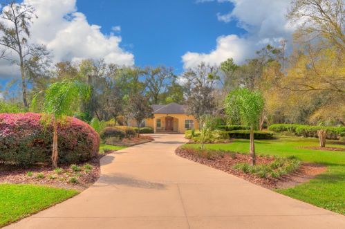 1960 Hillcrest Oak Dr, Deland, FL 32720-6930
