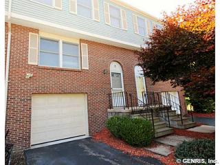 3 Bramblewood Ln, Penfield, NY 14526-2030