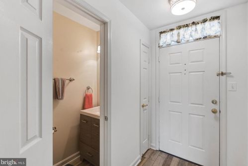 9240 Lorton Valley Rd, Lorton VA  22079-2912 exterior