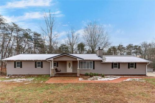 588 Wheeler Rd, Reidsville, NC 27320-1553