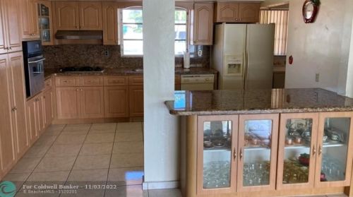 1740 79th St, Hialeah FL  33014-3236 exterior