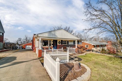 296 Genoma Dr, Cincinnati, OH 45215-3502