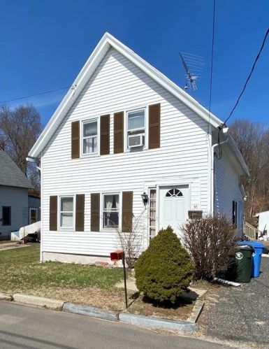 51 Sturtevant St, Norwich, CT 06360-2205