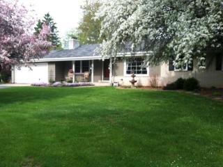 1241 Horns Corners Rd, Cedarburg, WI 53012-9348