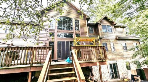 2484 Laurel Rd, Shelocta, PA 15774-8720