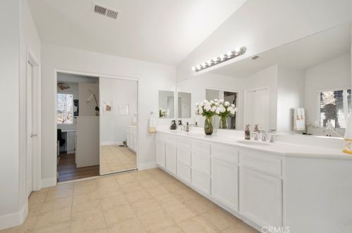 30770 Grand View Cir, Temecula CA  92591-7293 exterior