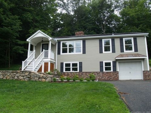 25 Donnelly Dr, Ridgefield CT  06877-5610 exterior