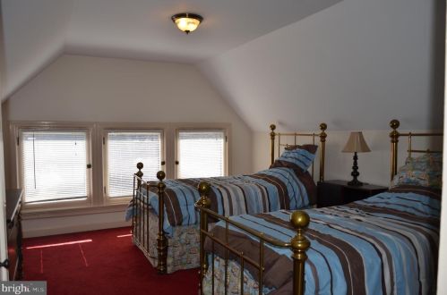 205 Lippincott Ave, Riverton NJ  08077-1309 exterior